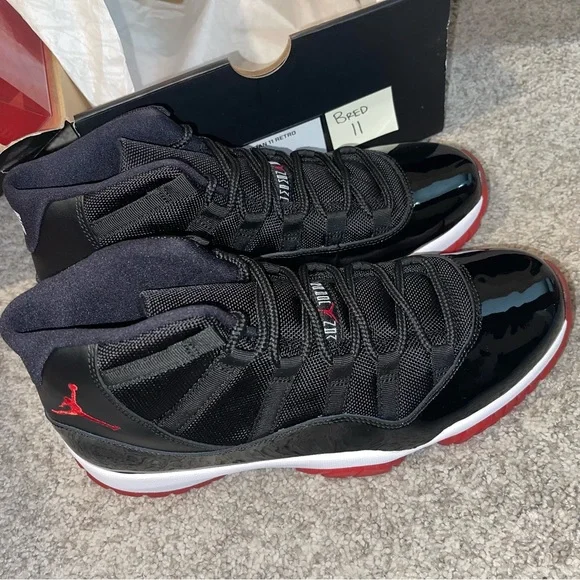 AIR JORDAN RETRO BRED 11 XI NIKE DS WITH BOX AND SHOE HORN ORIGINAL RARE